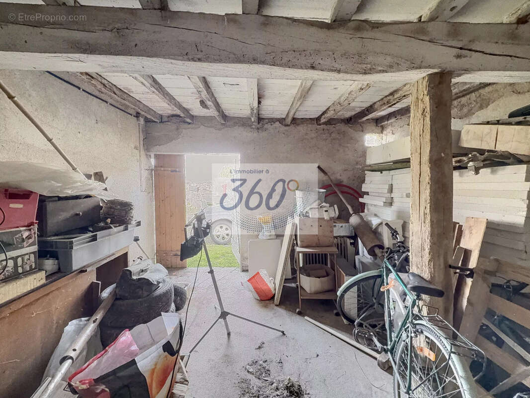Maison à rénover avec fort potentiel   À seulement 3 minutes de Louhans - photo 15