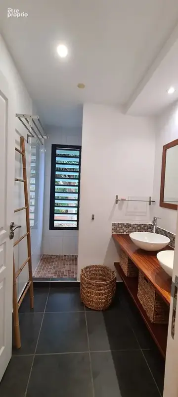 Superbe Villa F5 - Ermitage les bains - photo 7