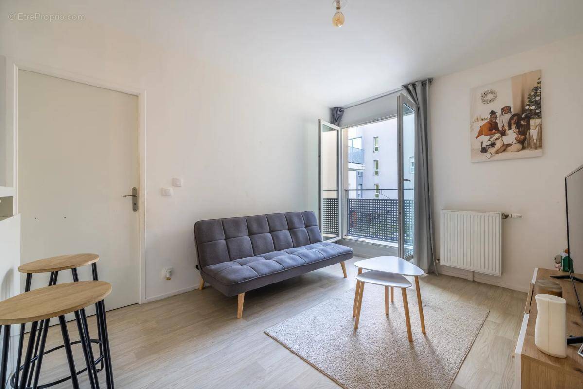 Appartement à FLEURY-MEROGIS