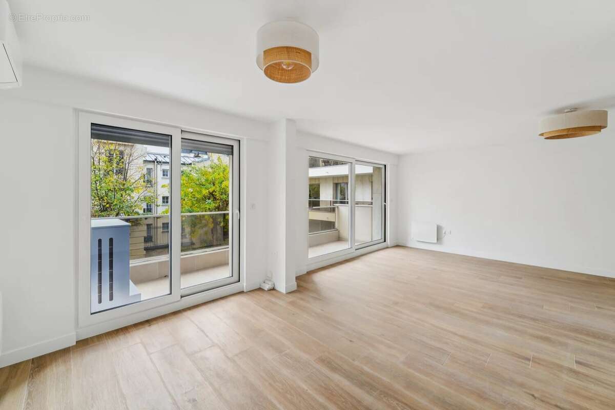 Appartement à NEUILLY-SUR-SEINE