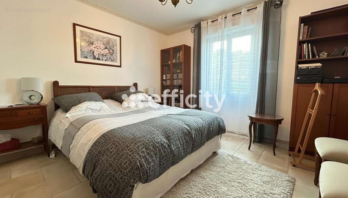 Maison à SAINT-CYR-SUR-LOIRE