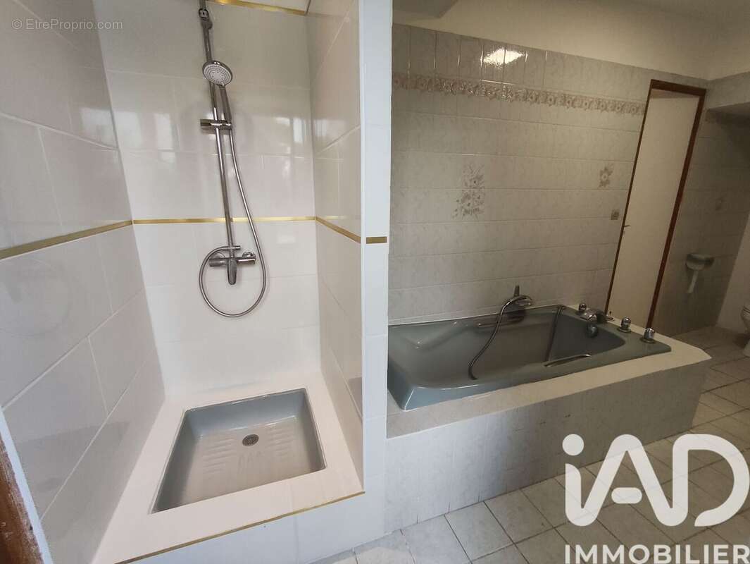 Maison 278 m² à Coulonges-Cohan  - photo 7