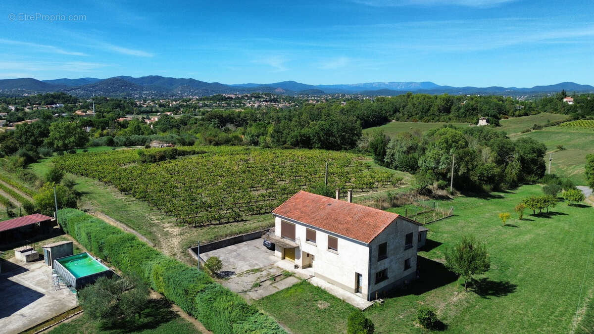 Maison à SAINT-HILAIRE-DE-BRETHMAS