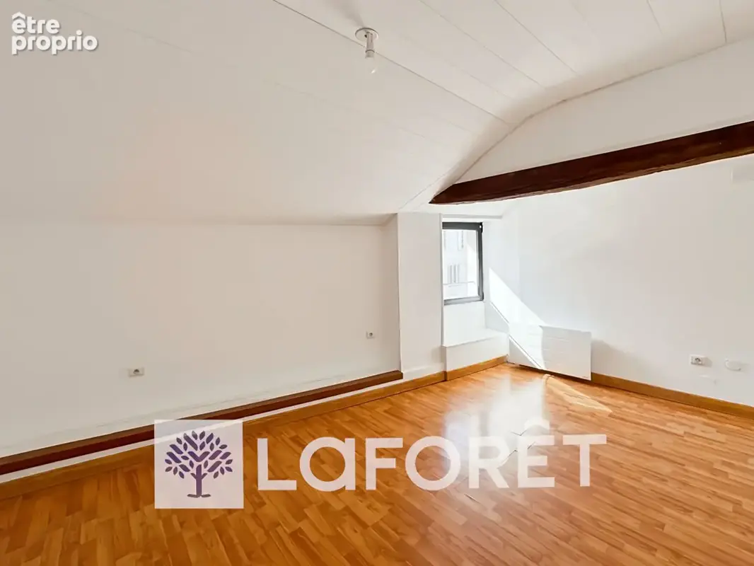 À vendre : maison de ville de 53m², 3 pièces située à MONTENDRE (17130) - photo 5