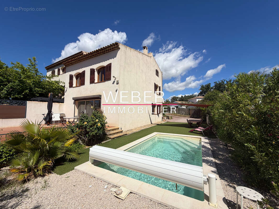 Maison à LE CASTELLET