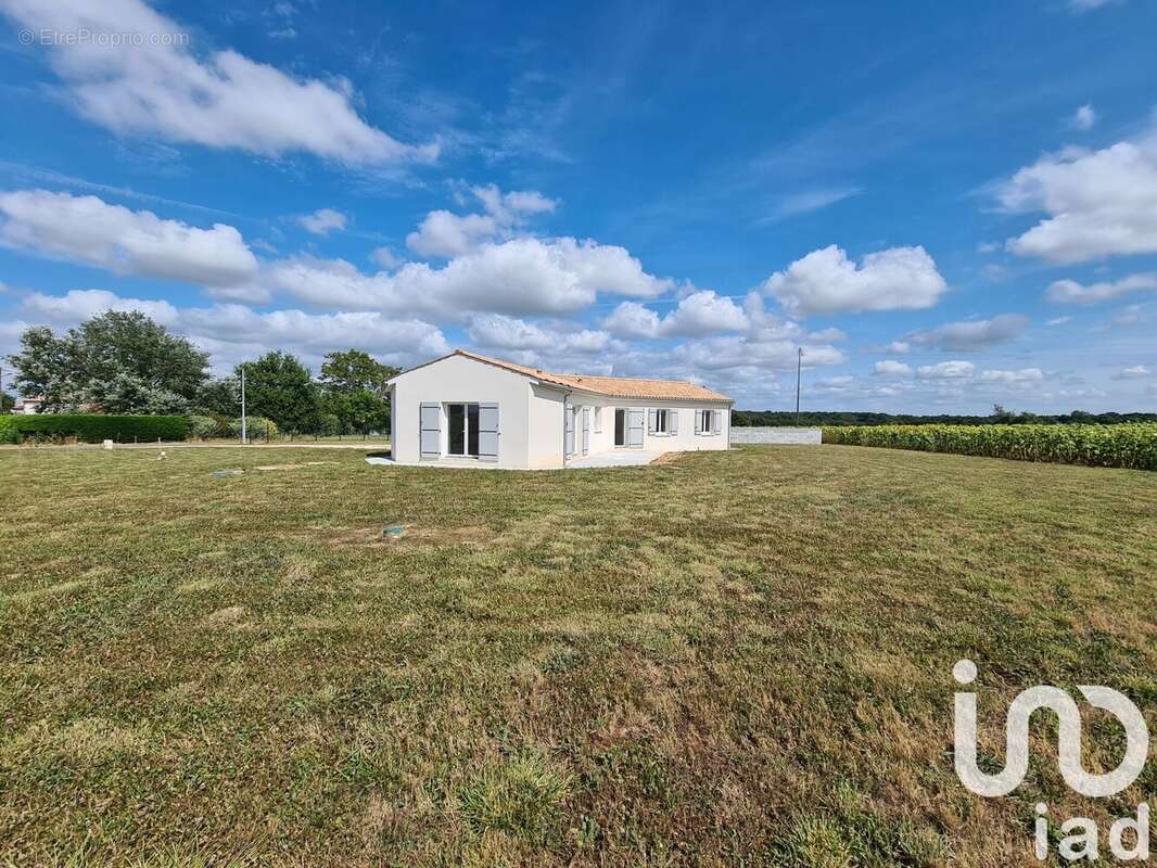 Photo 4 - Maison à LES ESSARDS