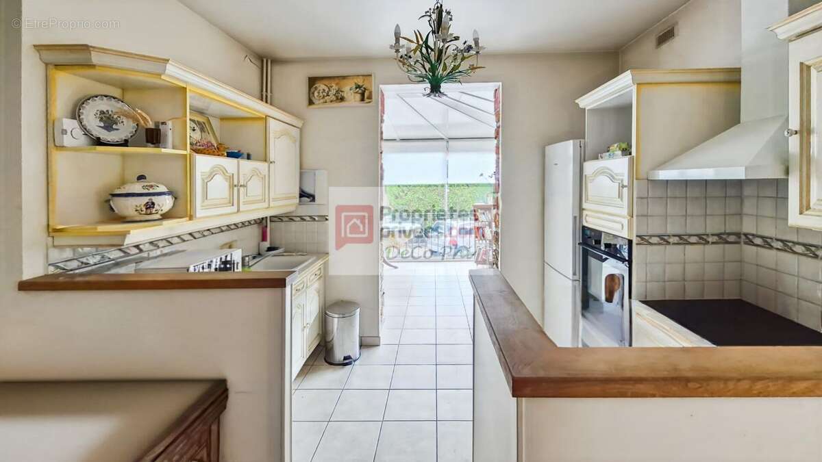 Maison 5 pièces - véranda orientée sud - Ville d'Avray - photo 4