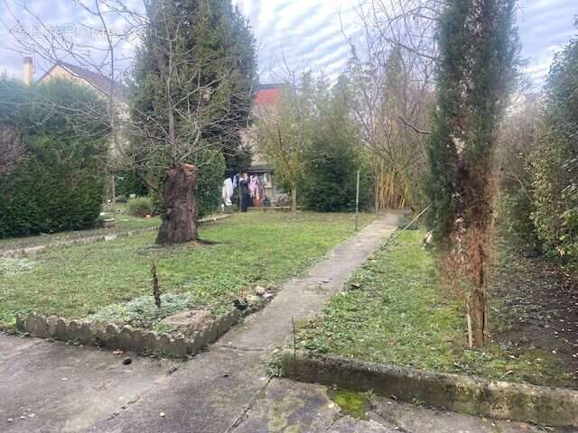 Maison à LE BLANC-MESNIL