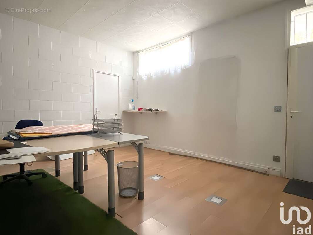 Photo 5 - Commerce à RUEIL-MALMAISON