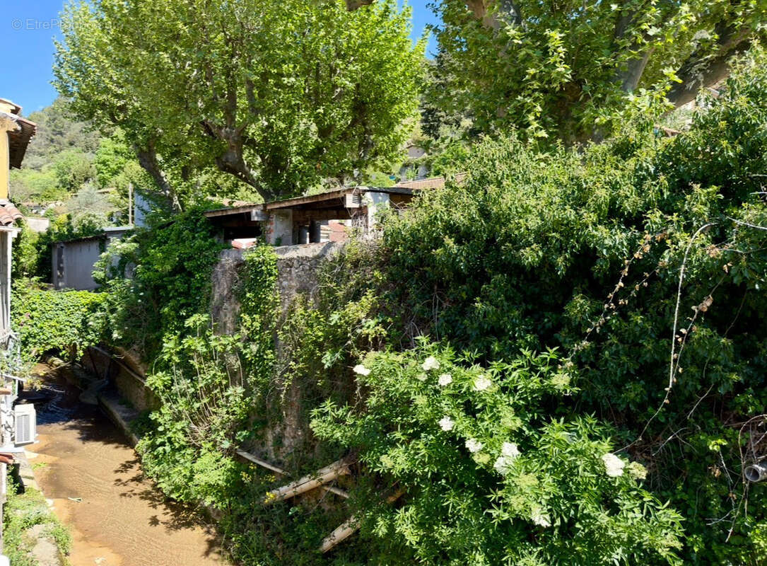 Appartement à SIGNES