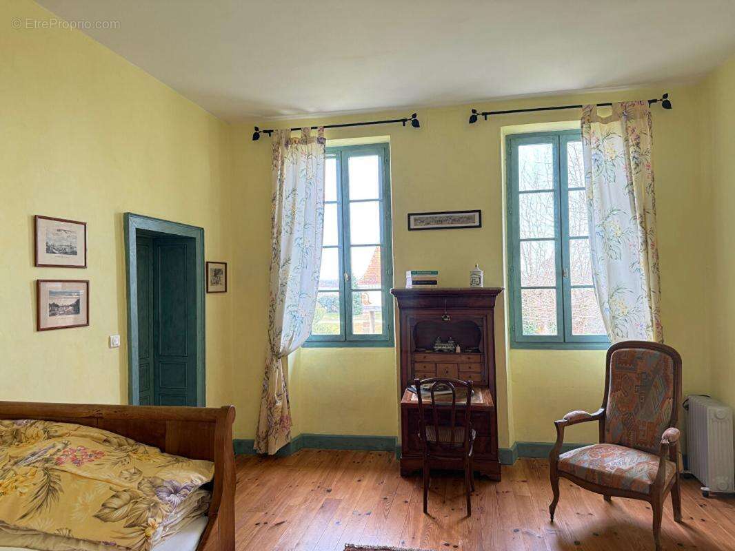 Maison à VILLENEUVE-DE-MARSAN