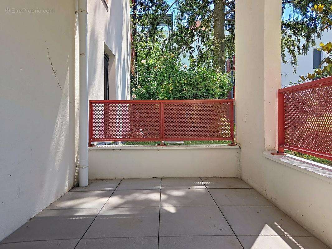 Appartement à MEYZIEU