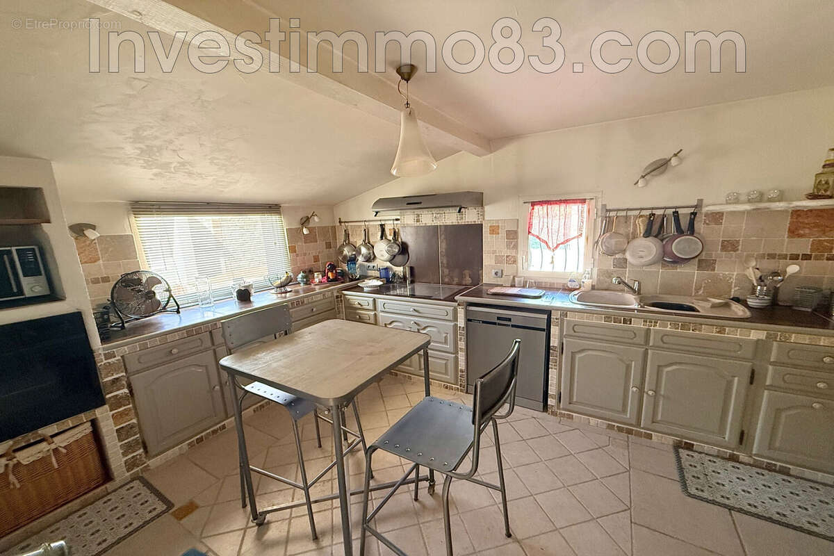 Maison à SAINT-MAXIMIN-LA-SAINTE-BAUME