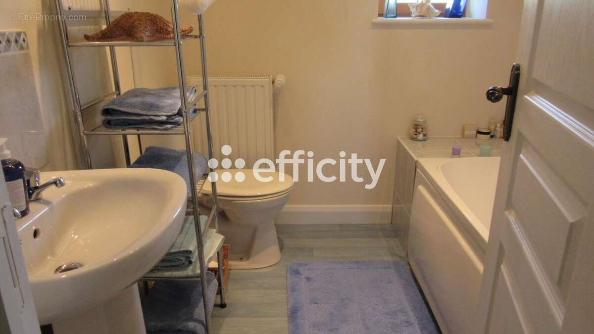 Maison à SAINT-SEVER-CALVADOS