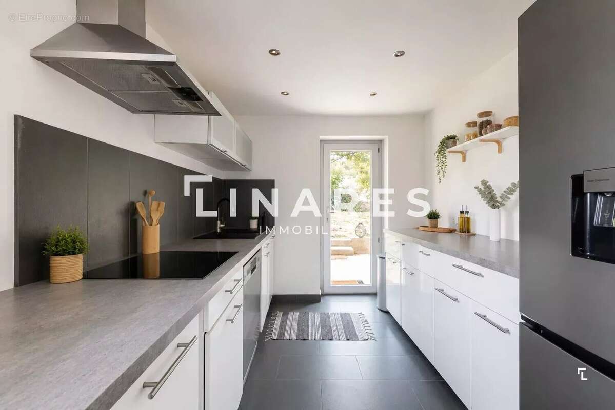 LA FAMILIALE - Maison T3 de 100 m2 - Jardin - Terrasse - Cassis 13260 - photo 6