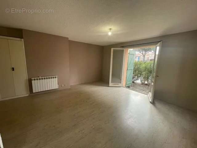 Appartement à LA LONDE-LES-MAURES