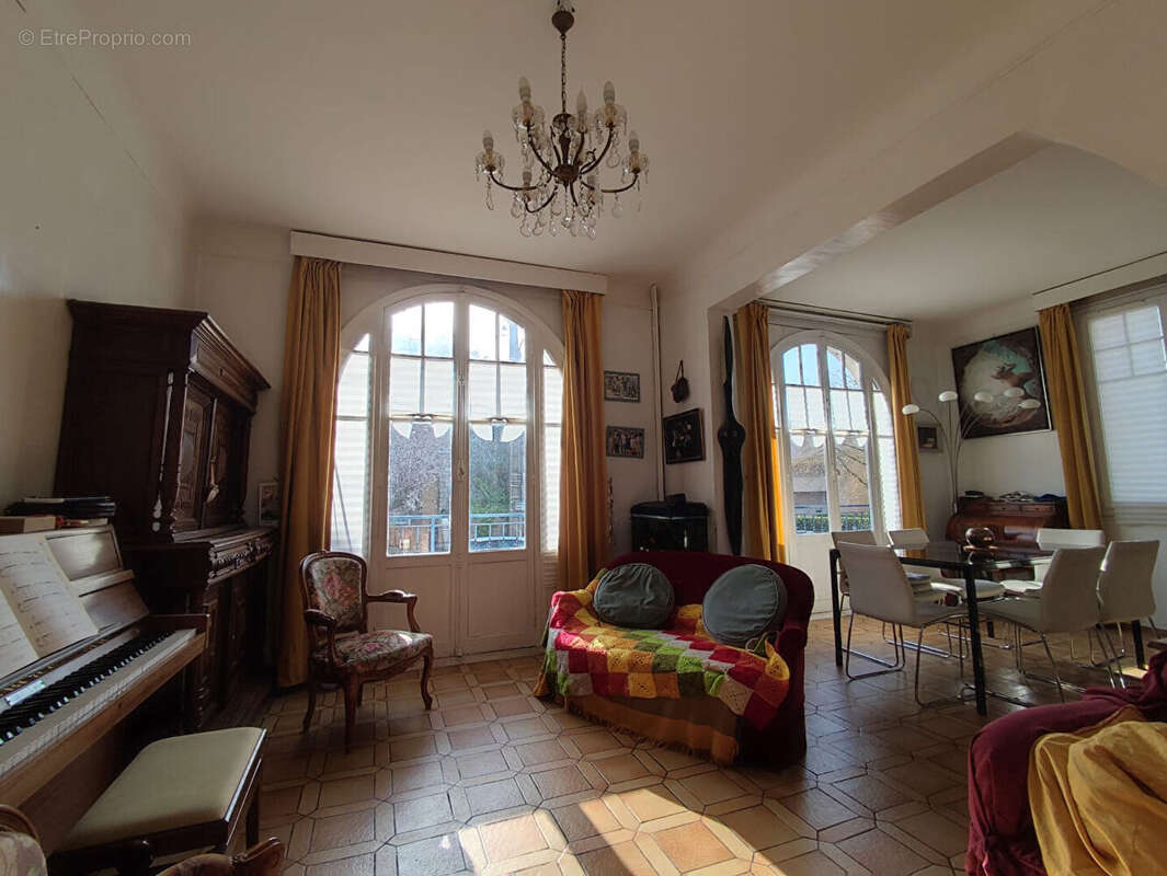 Maison à DEUIL-LA-BARRE