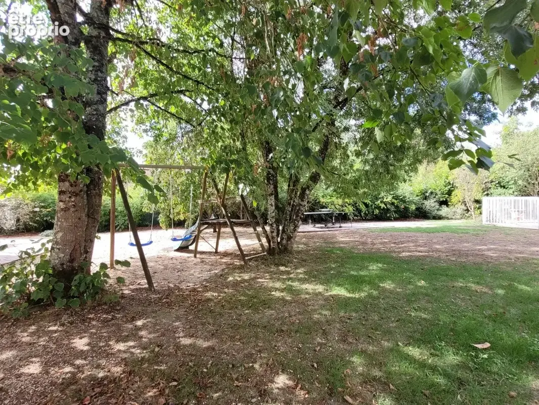 Belle maison familiale avec piscine sur terrain de 1700 m² - photo 23