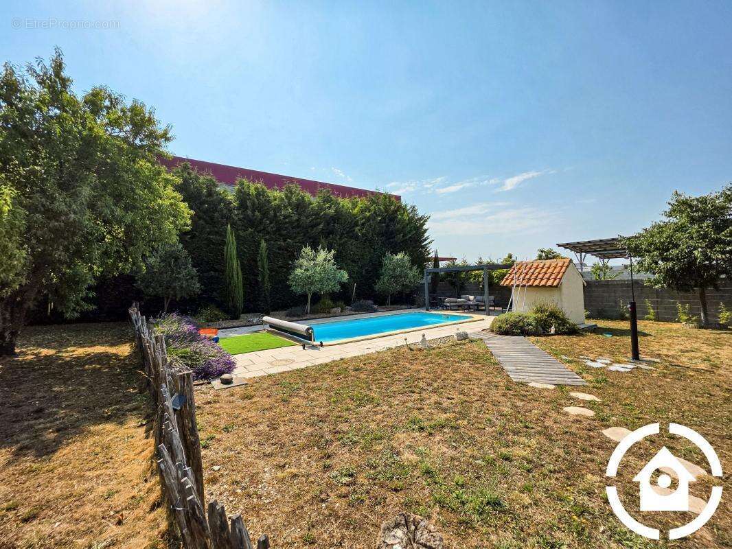? Maison familiale d'environ 140 m² - 5 chambres - Pisci - photo 24