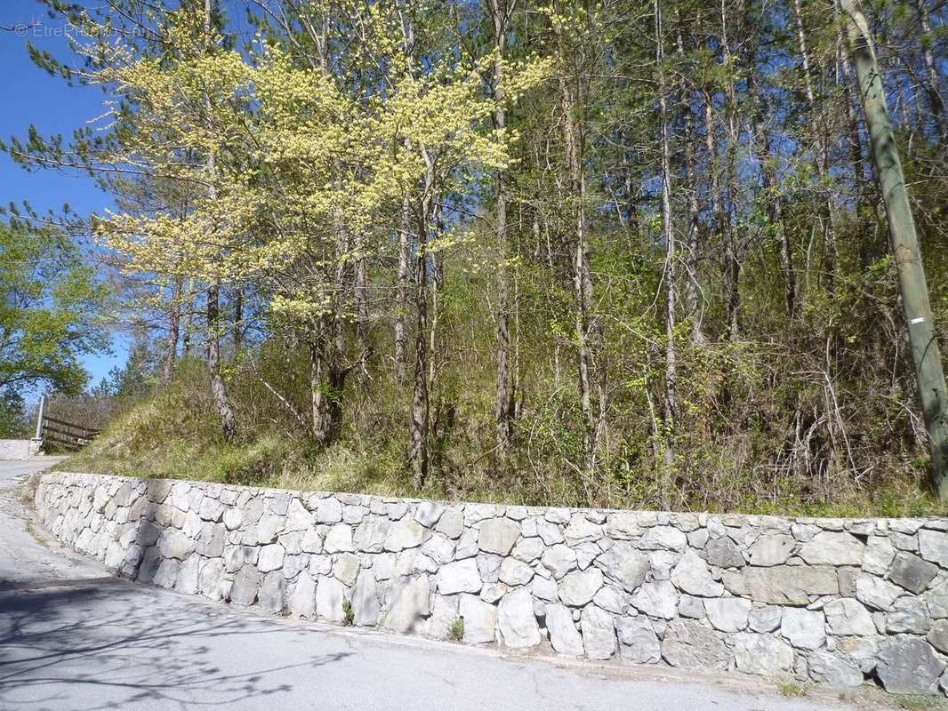 Terrain à PUGET-ROSTANG