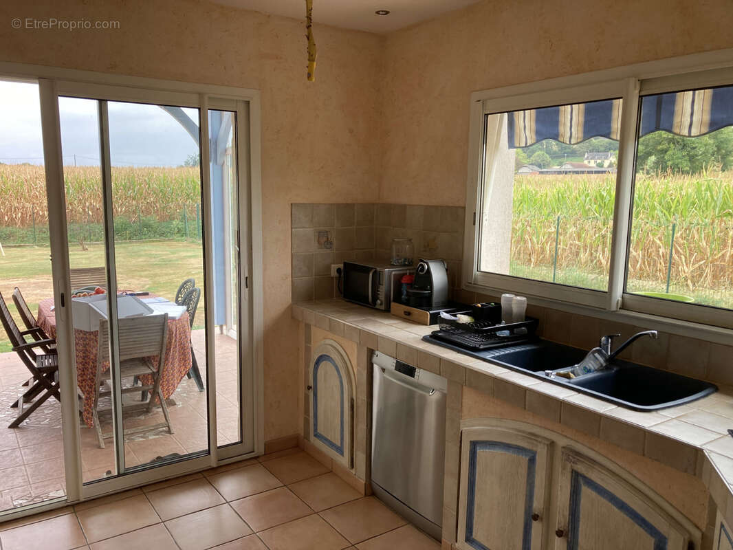 Maison à POEY-DE-LESCAR