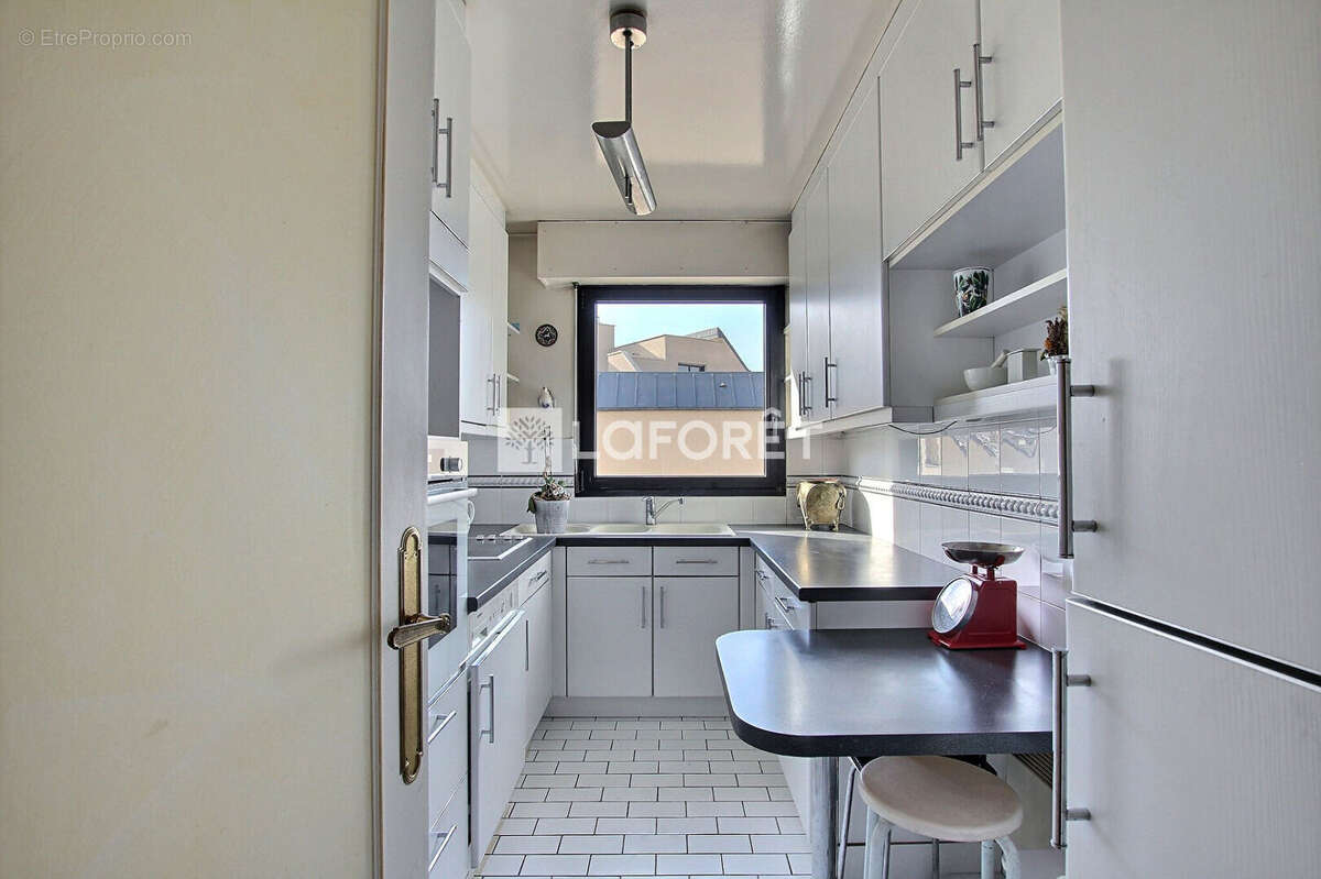 Appartement à COURBEVOIE