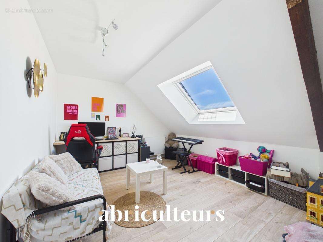 Spacieuse maison 5/6 chambres prête à vivre en vente à Couëron bourg (44220) - photo 10