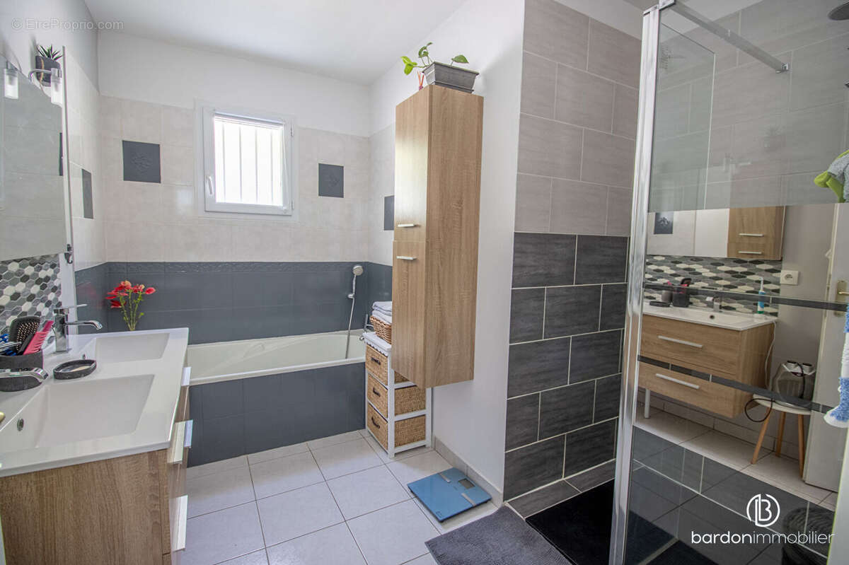 Maison à SAINT-GERVAIS