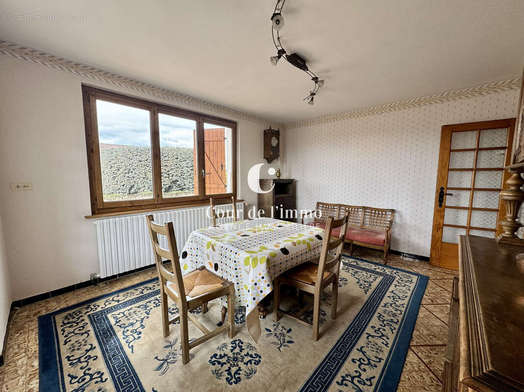 Maison à CRANVES-SALES