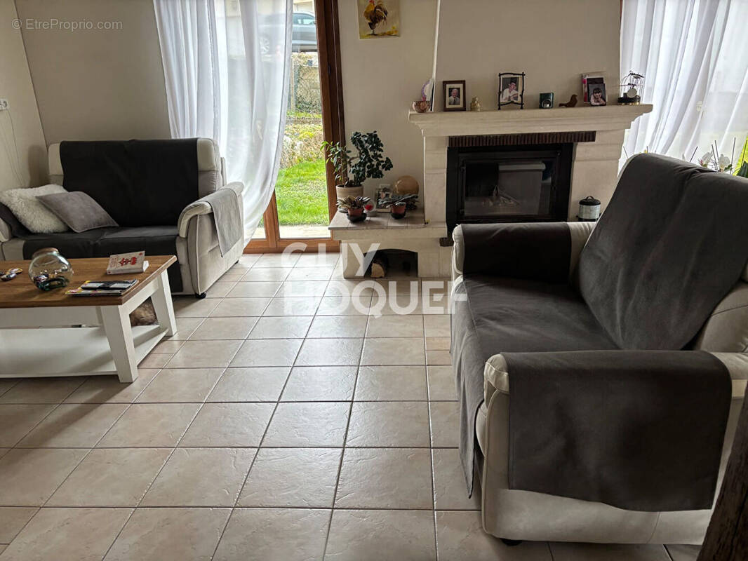 Maison à CLARAFOND-ARCINE