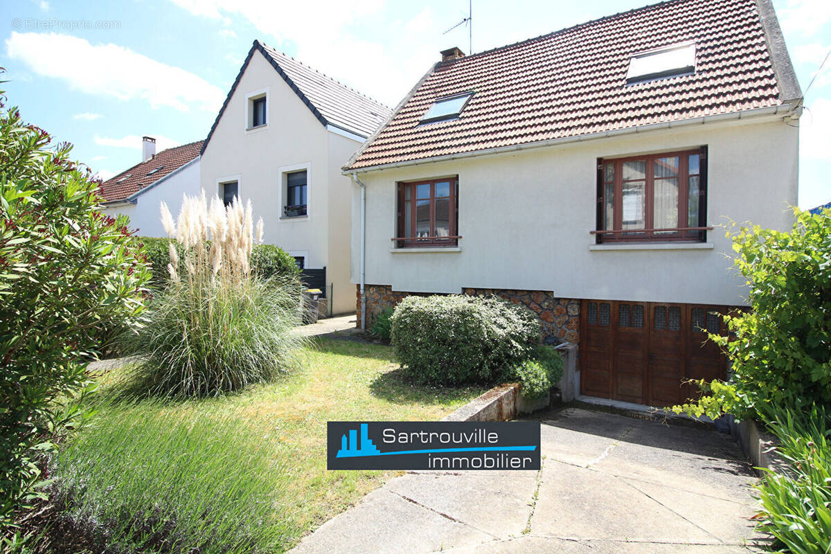 Maison à SARTROUVILLE