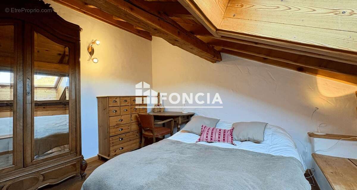 Maison à LES ALLUES