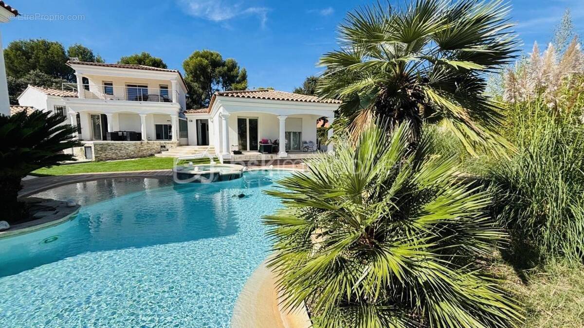 Maison à LA CADIERE-D&#039;AZUR