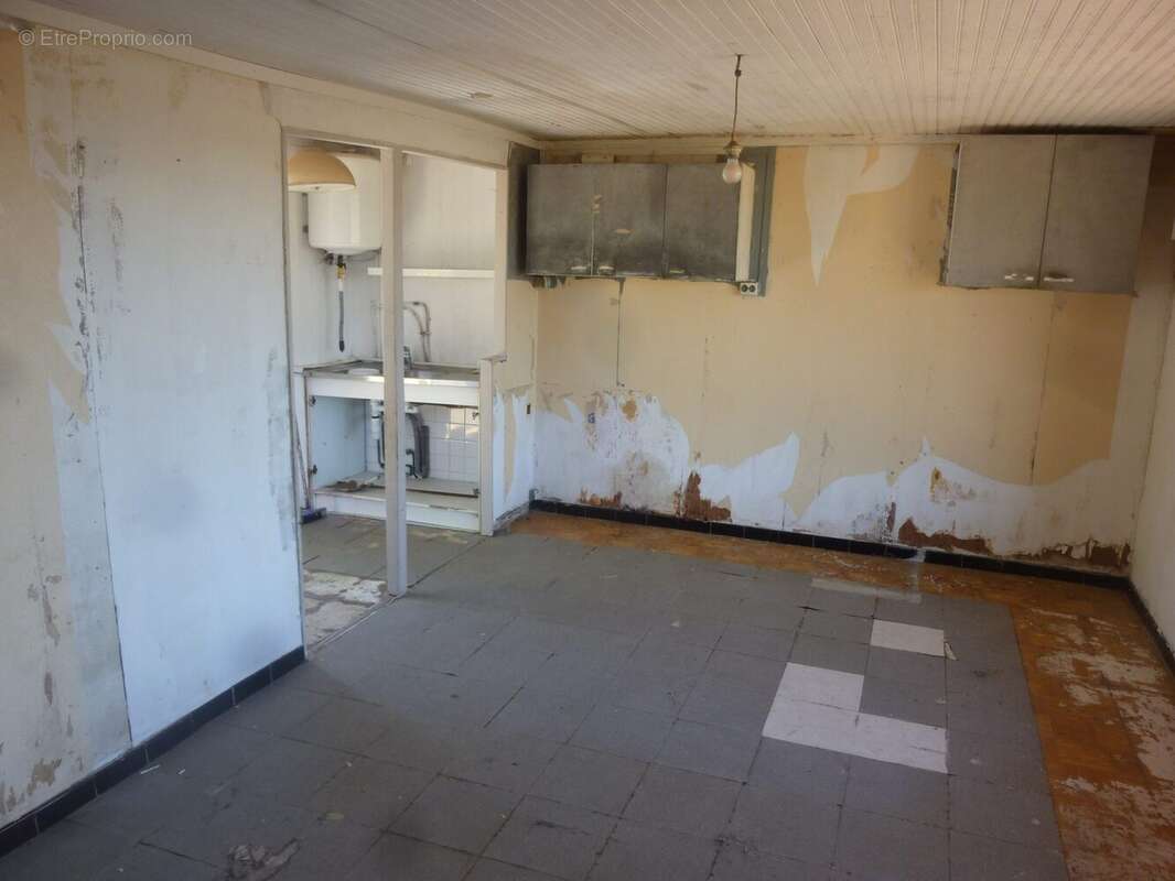 Maison 35 m² à Loue  - photo 4
