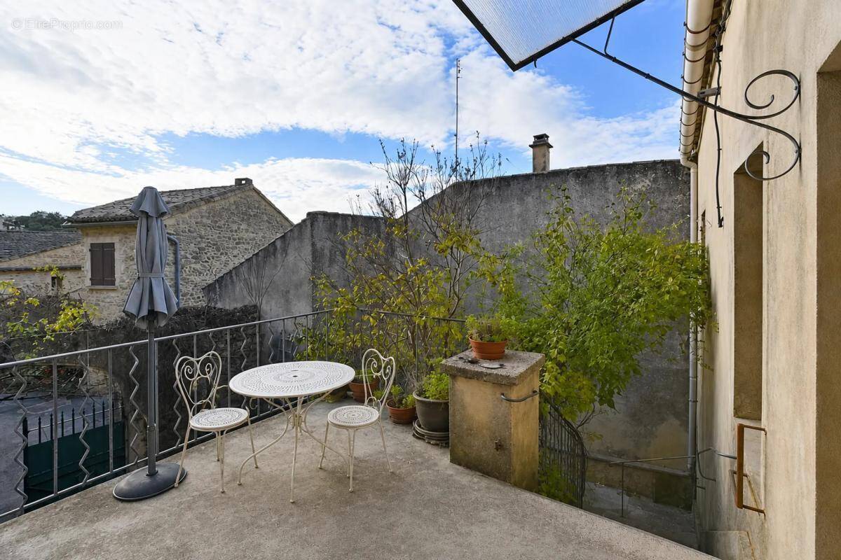 Maison à SABRAN