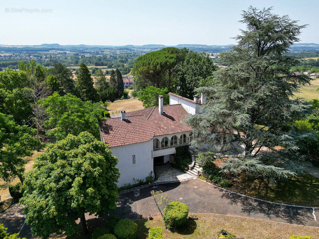Maison à CONDEZAYGUES