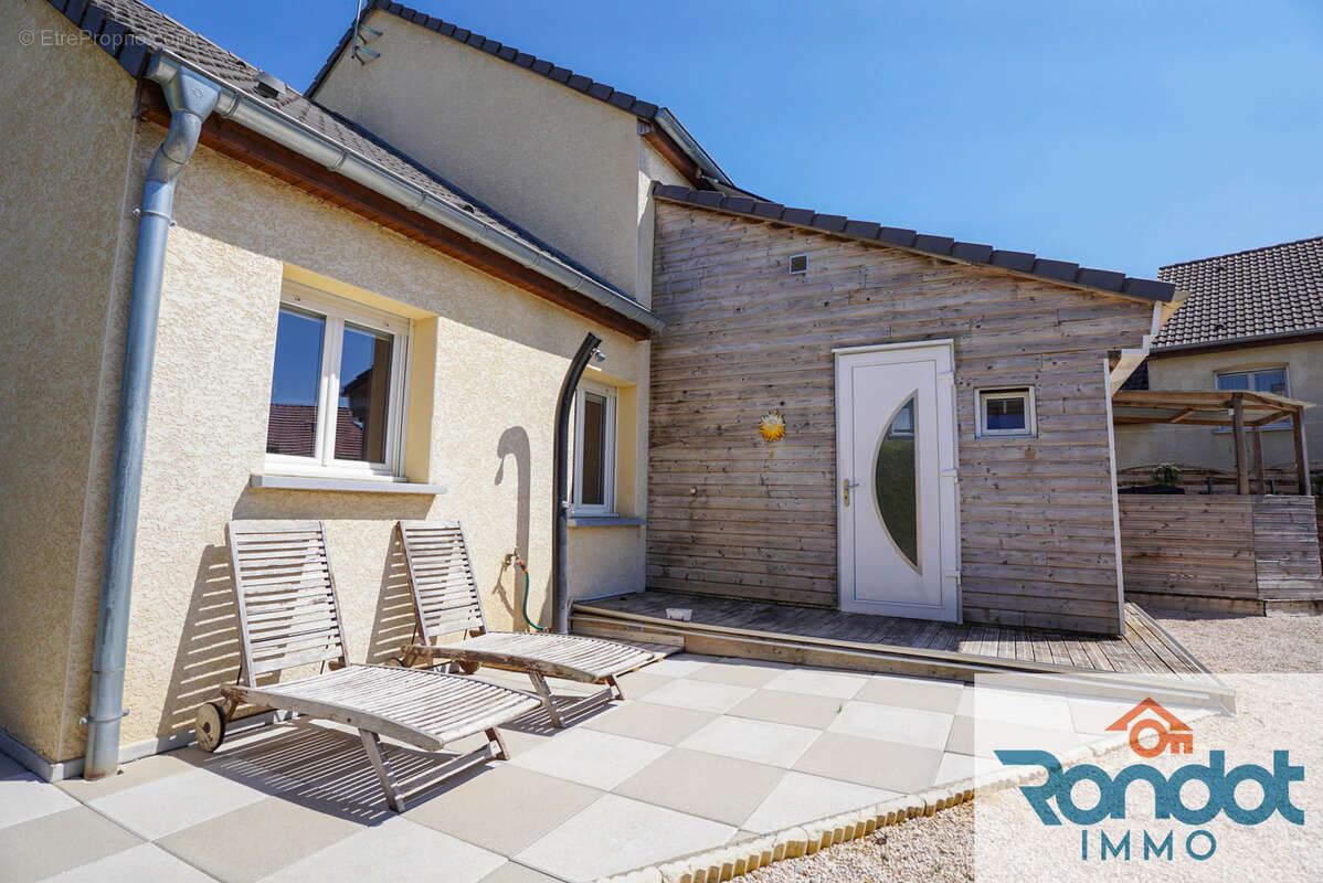 Maison à IS-SUR-TILLE