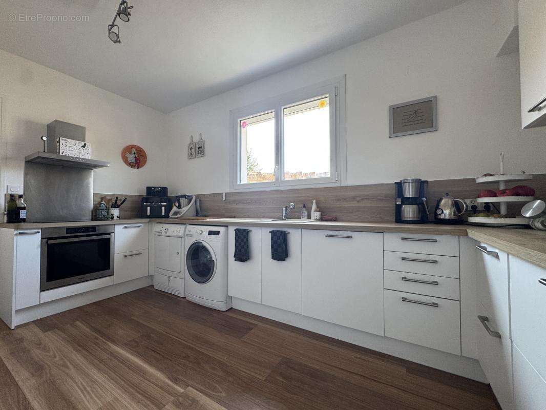 Maison 120 m² à Saint-Georges-De-Didonne  - photo 3