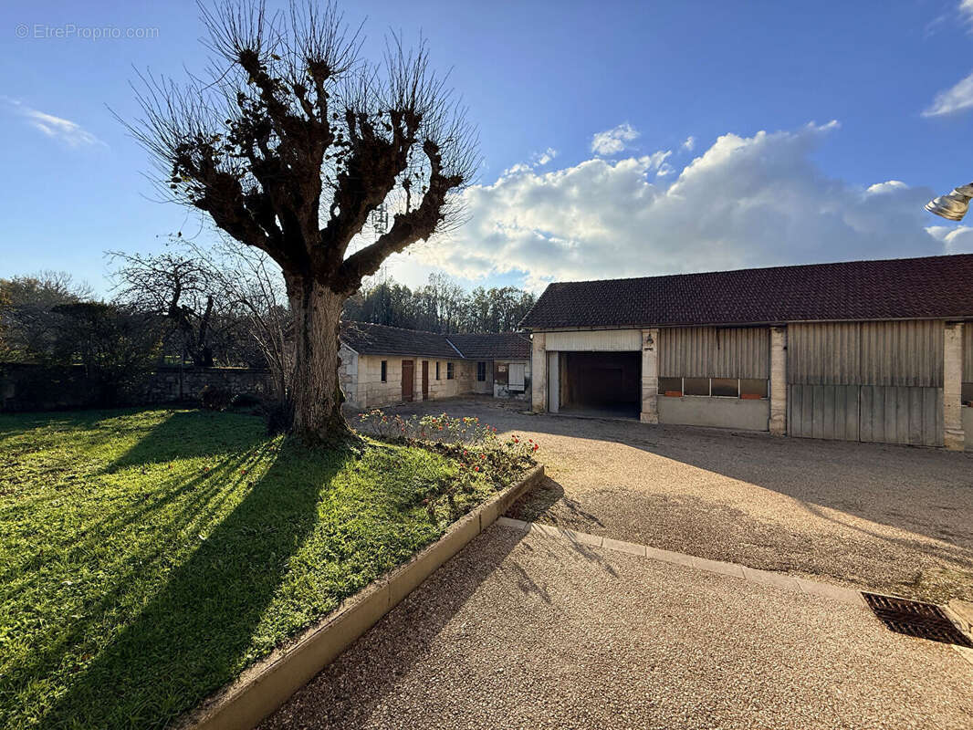 Maison à VOEUIL-ET-GIGET