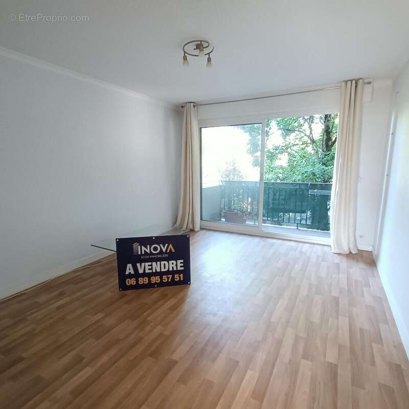 Appartement 64 m² à Lorient  - photo 2