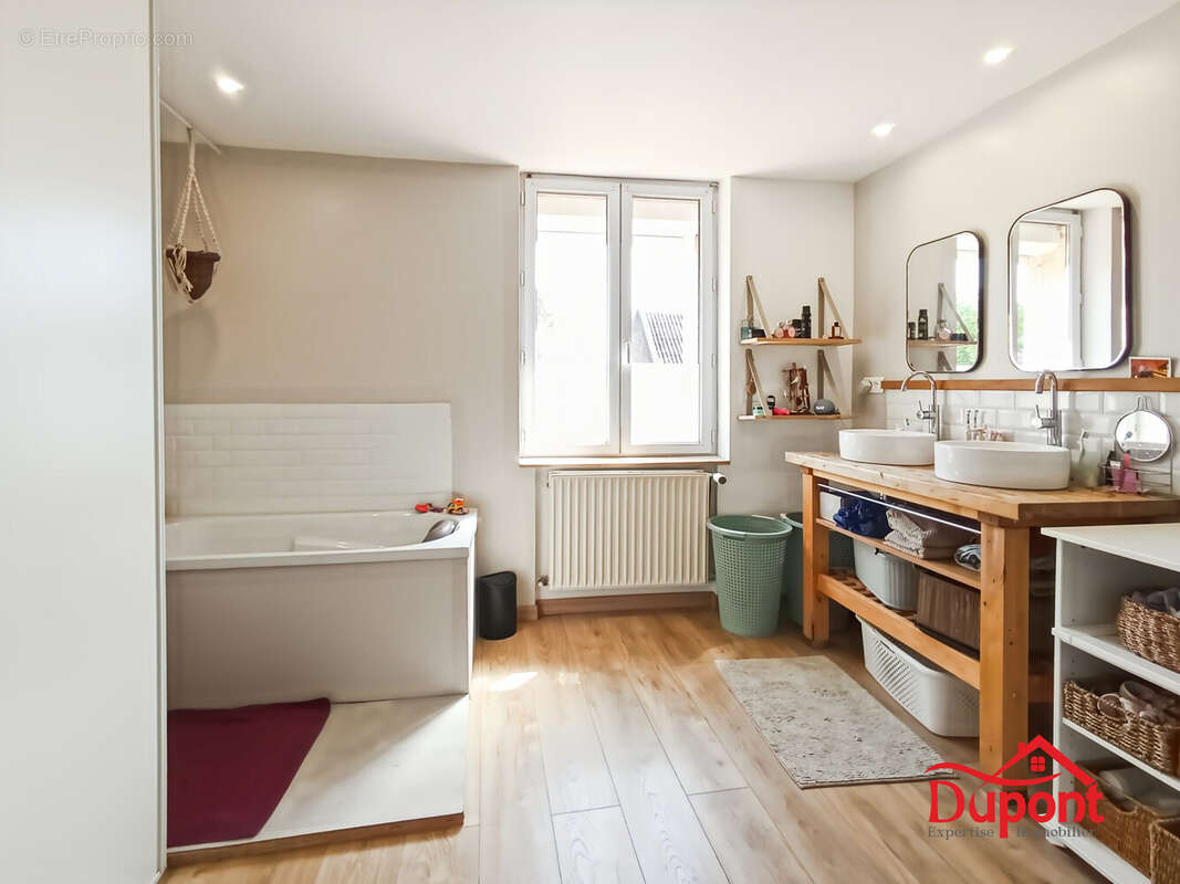 Maison 205 m² à Erre  - photo 4