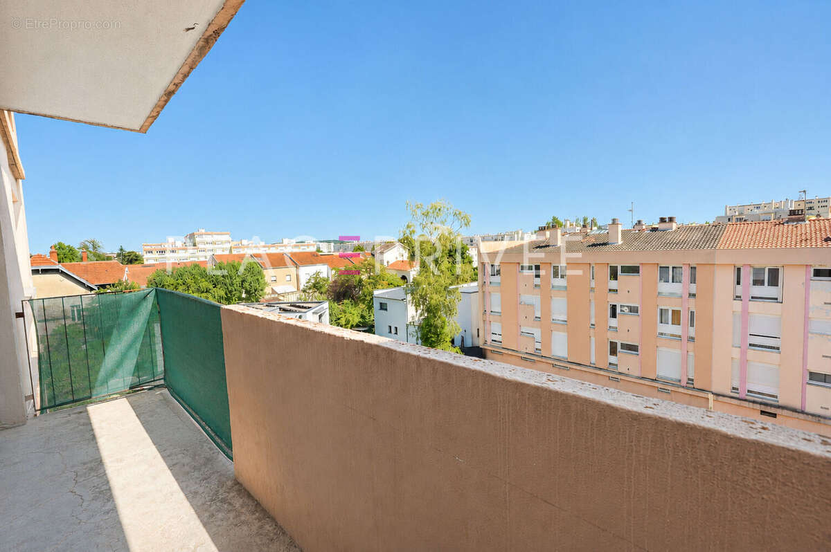 Appartement avec balcons et garage - photo 8