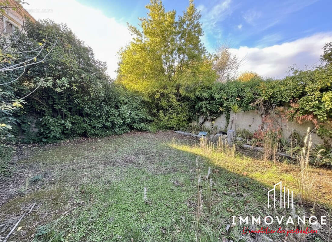 Maison à SAINT-HILAIRE-DE-BEAUVOIR