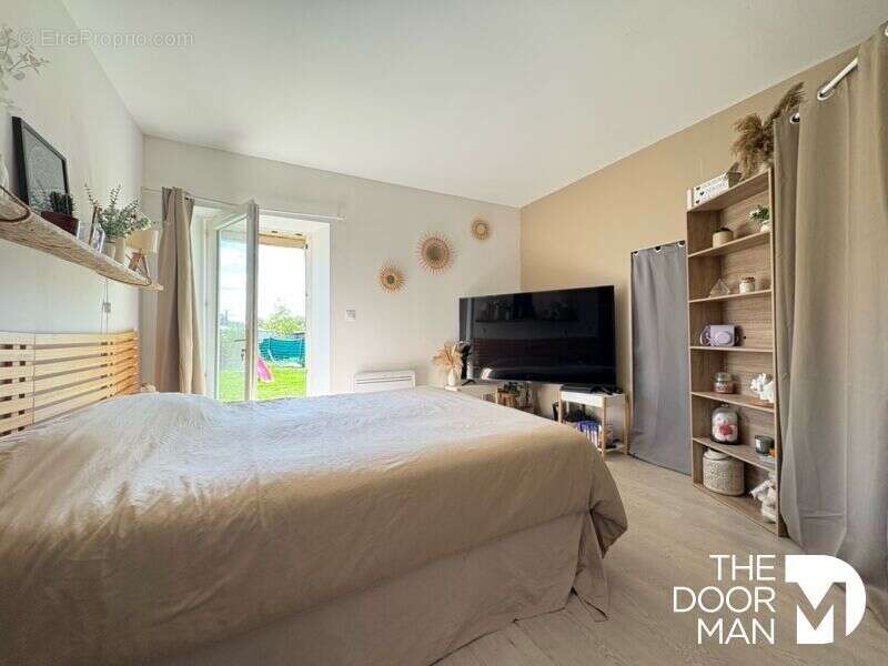 Maison à SAINT-HILAIRE-DE-CHALEONS