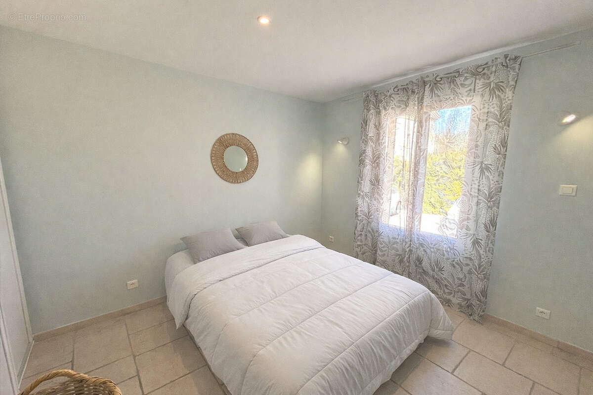 Maison à SAINT-MARCEL-LES-SAUZET