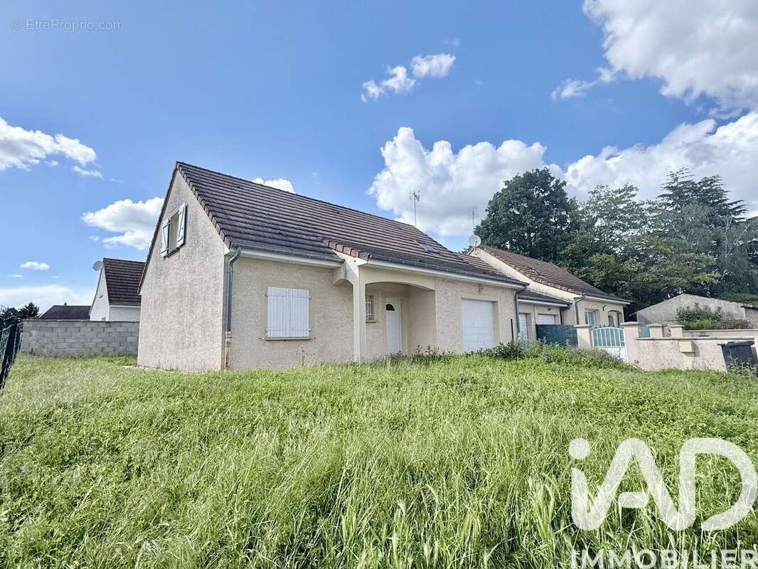 Photo 9 - Maison à CHAMPFORGEUIL