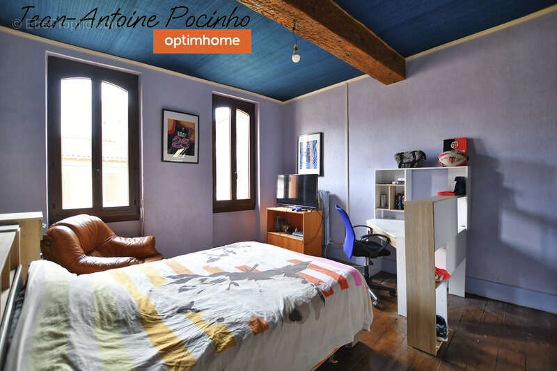 Appartement à SAINTE-FOY-DE-PEYROLIERES