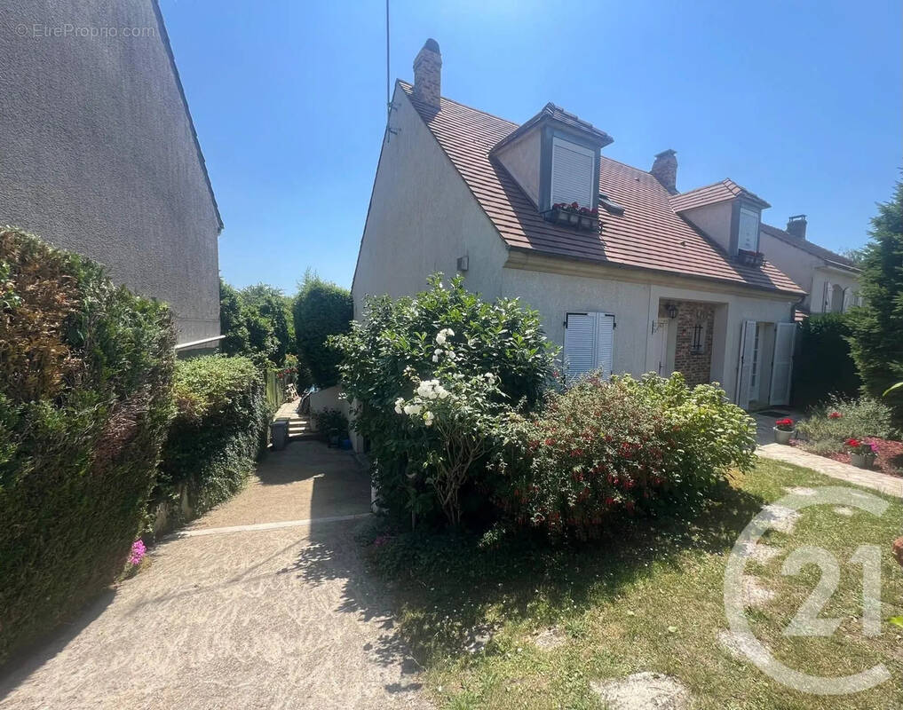 Maison à DAMMARTIN-EN-GOELE
