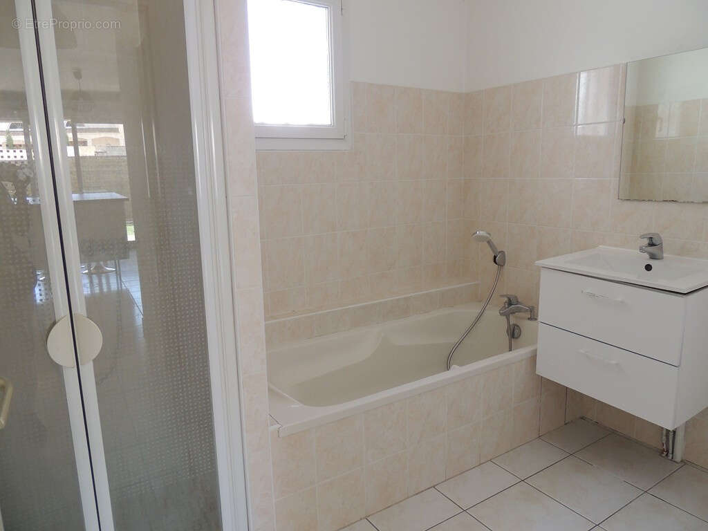 Maison à CROIX-CHAPEAU