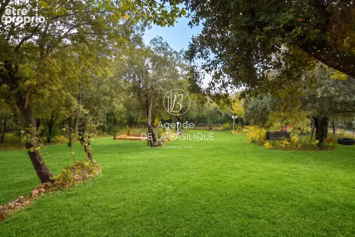 Maison 8 pièces 165 m² à vendre à Saint-Maximin-La-Sainte-Baume (83470) - photo 2